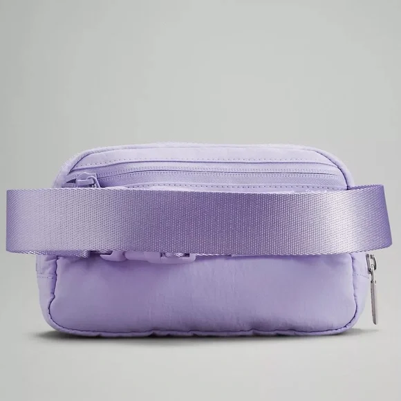 🌿NWT Lululemon Everywhere Belt Bag - Picture 2 of 3